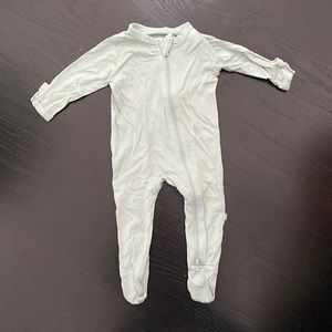 Kyte Baby sage footed pajamas
